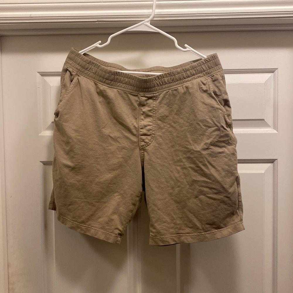 Mens Uniqlo shorts, size-large